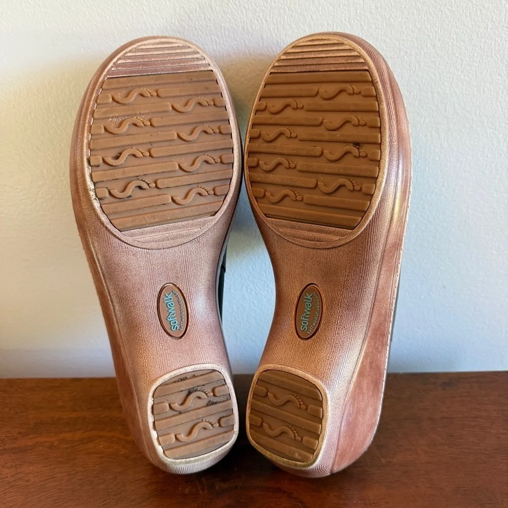 SoftWalk Clogs Women’s Size 9N – Grey